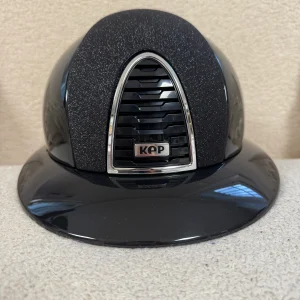 Casque KEP cromo 2.0 Edition limitée Shine Star Black Visière polo