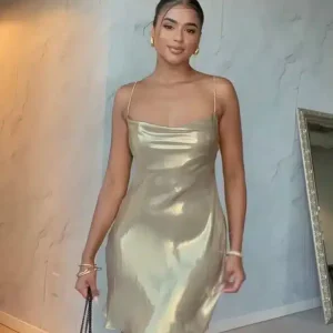 Robe courte satinée avec bretelles spaghetti : Séverine