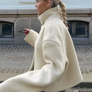 Veste moumoute blanche avec col relevé : Carine