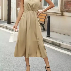 Robe beige doré élégante à bretelles fines : Sabrina