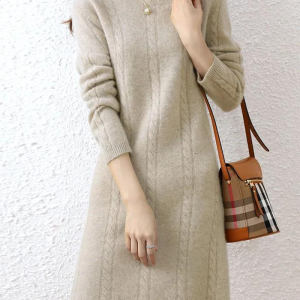 Robe beige hiver midi en cachemire à manches longues