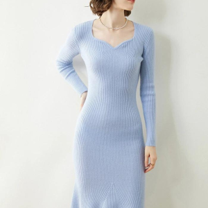 Robe bleu clair en tricot à manches longues pour l&rsquo;hiver