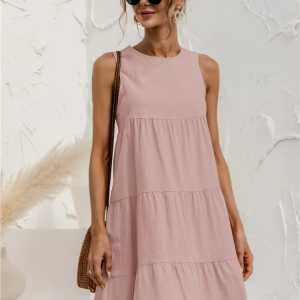 Robe forme trapèze mi-longue sans manches en tissu léger à étages