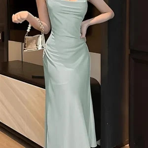 Robe mi-longue vert d’eau avec bretelles fines : Mélanie