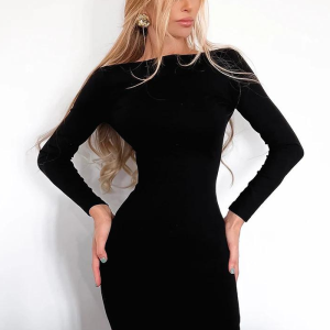 Robe moulante noire à manches longues pour un hiver chic et polyvalent