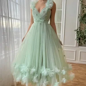 Robe princesse vert d’eau avec fleurs tridimensionnelles : Anaïs