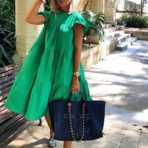 Robe trapèze verte manches bouffantes genou fluides